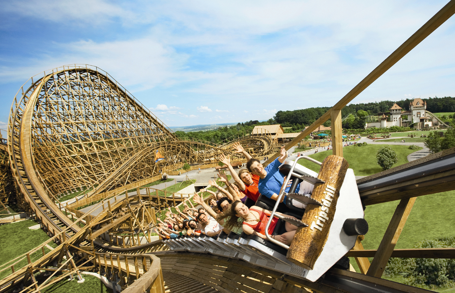 Mammut__vor_Rauher_Klinge_ Erlebnispark Tripsdrill Mammut